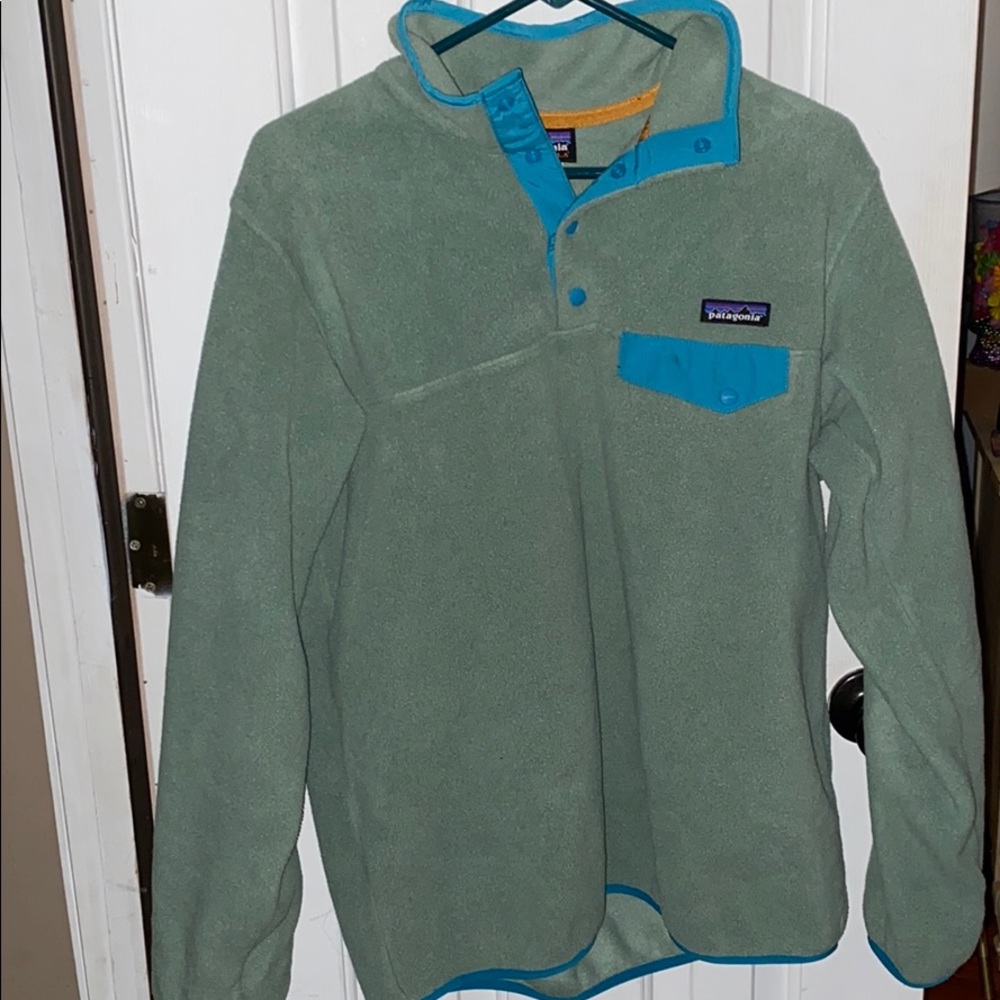 Patagonia pullover!
